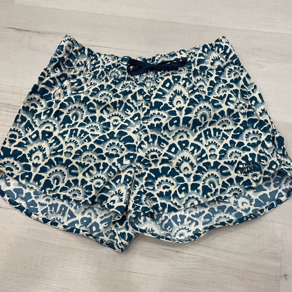 North face medium shorts
